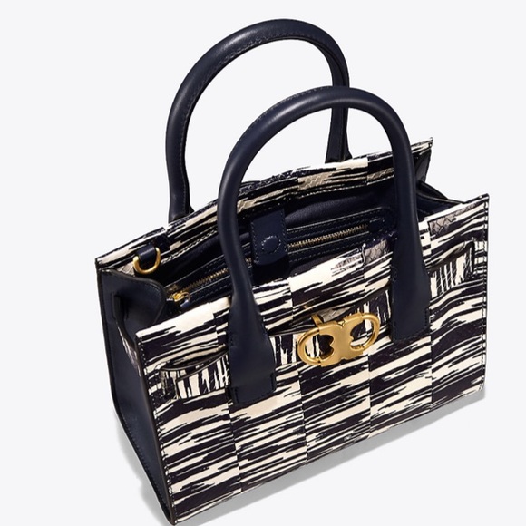 Authentic Tory Burch Snakeskin leather magnetic closure Crosby/Satchel - Picture 4 of 9